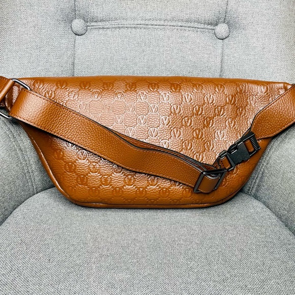 NWT Mario Valentino Embossed Leather Belt Bag - Carob - Picture 6 of 7